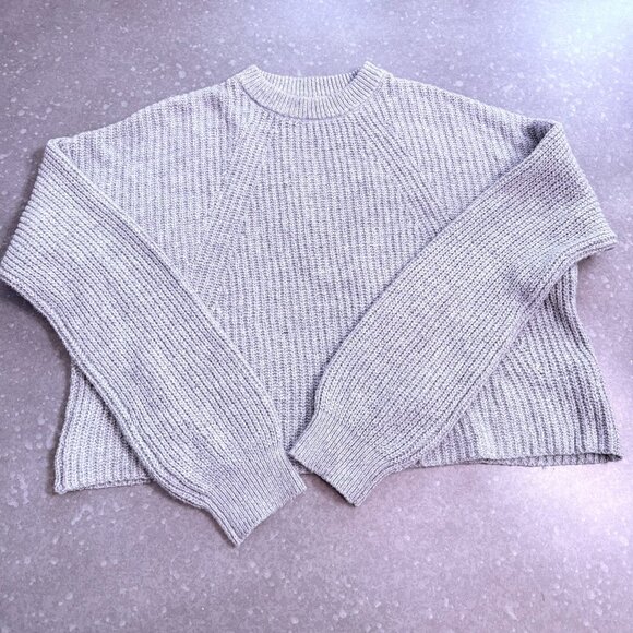 BP Women’s Sweater - Picture 1 of 8